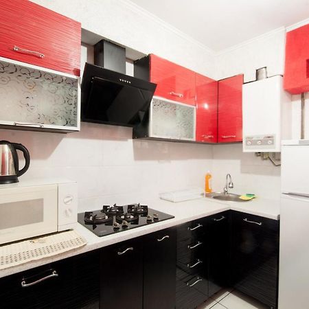 Prospekt Svobody 40  Appartement Oezjhorod Buitenkant foto
