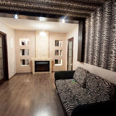 Prospekt Svobody 40  Appartement Oezjhorod Buitenkant foto