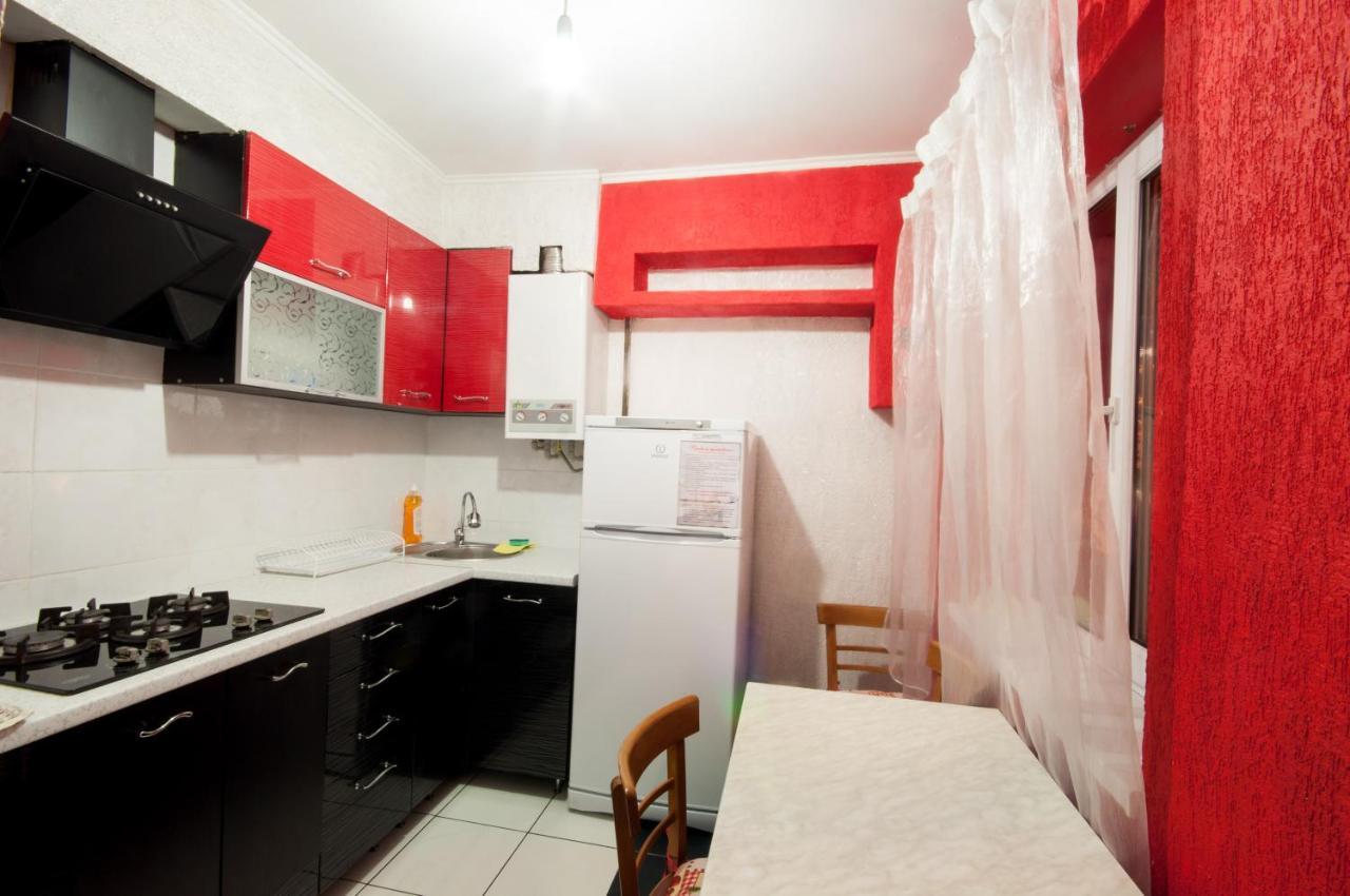 Prospekt Svobody 40  Appartement Oezjhorod Buitenkant foto